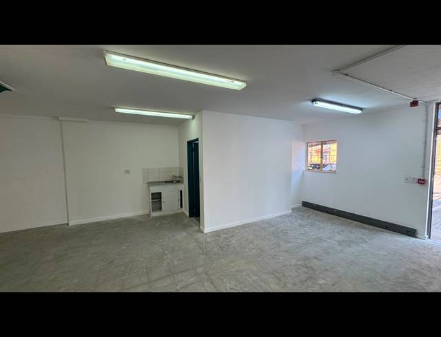 448M² WAREHOUSE TO LET IN LINBRO PARK